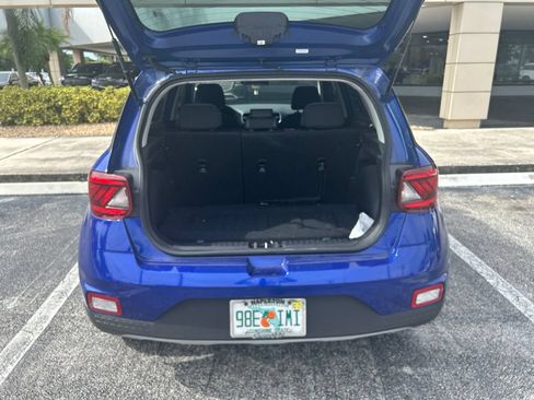 Used 2024 Hyundai Venue SEL FWD image 12