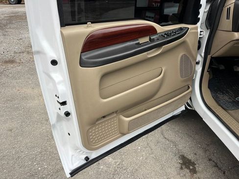 Used 2005 Ford Excursion Eddie Bauer image 15