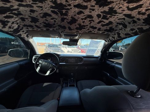 Used 2019 Toyota Tacoma SR5 image 18