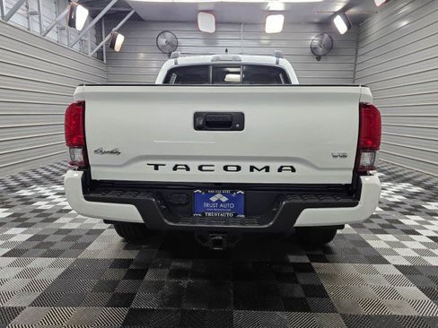 Used 2022 Toyota Tacoma SR AWD/4WD image 6