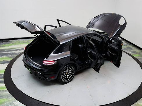Used 2022 Porsche Macan GTS AWD/4WD image 37