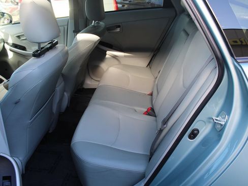 Used 2015 Toyota Prius Four FWD image 16