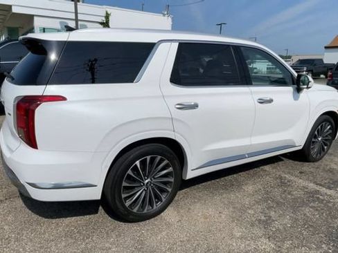 Used 2023 Hyundai Palisade Calligraphy w/ Cargo Package AWD/4WD image 2