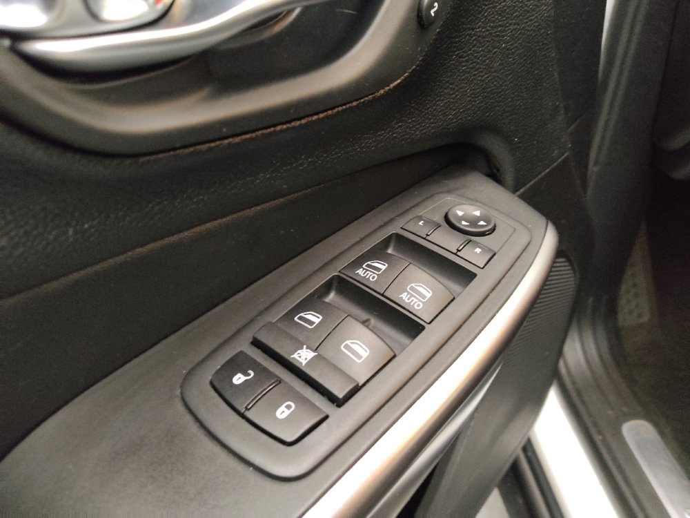 Used 2020 Jeep Cherokee Limited AWD/4WD image 27