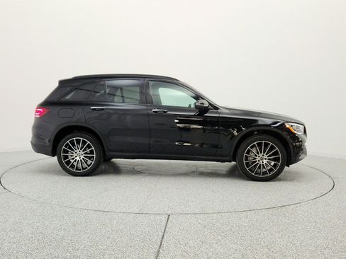 Used 2022 Mercedes-Benz GLC 300 image 4