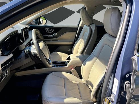 Used 2022 Lincoln Corsair AWD w/ Premium Package image 24