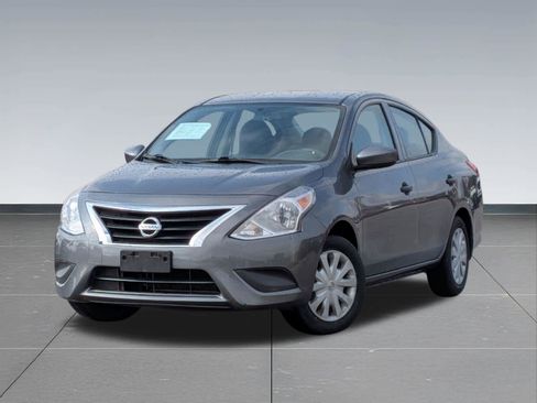 Used 2017 Nissan Versa S Plus FWD image 2
