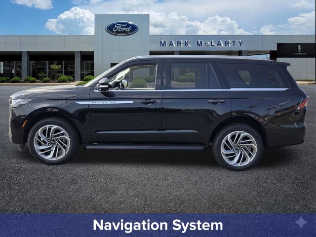 New 2026 Lincoln Navigator Premiere AWD/4WD image 2
