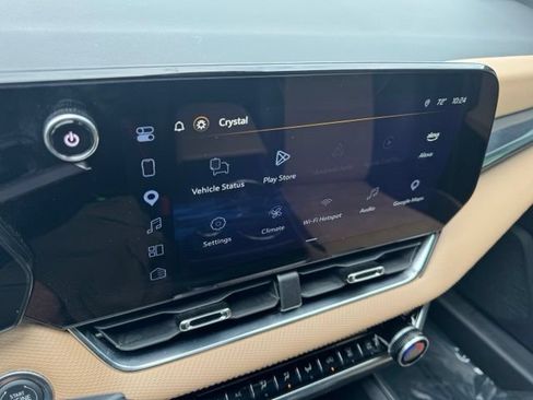 Used 2025 Chevrolet Equinox ACTIV AWD/4WD image 2
