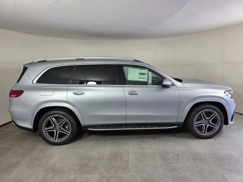 New 2026 Mercedes-Benz GLS 450 4MATIC image 3