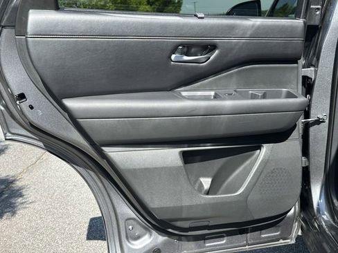Certified 2025 Nissan Pathfinder SL AWD/4WD image 24