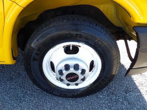 Used 2017 GMC Savana 3500 Extended image 47