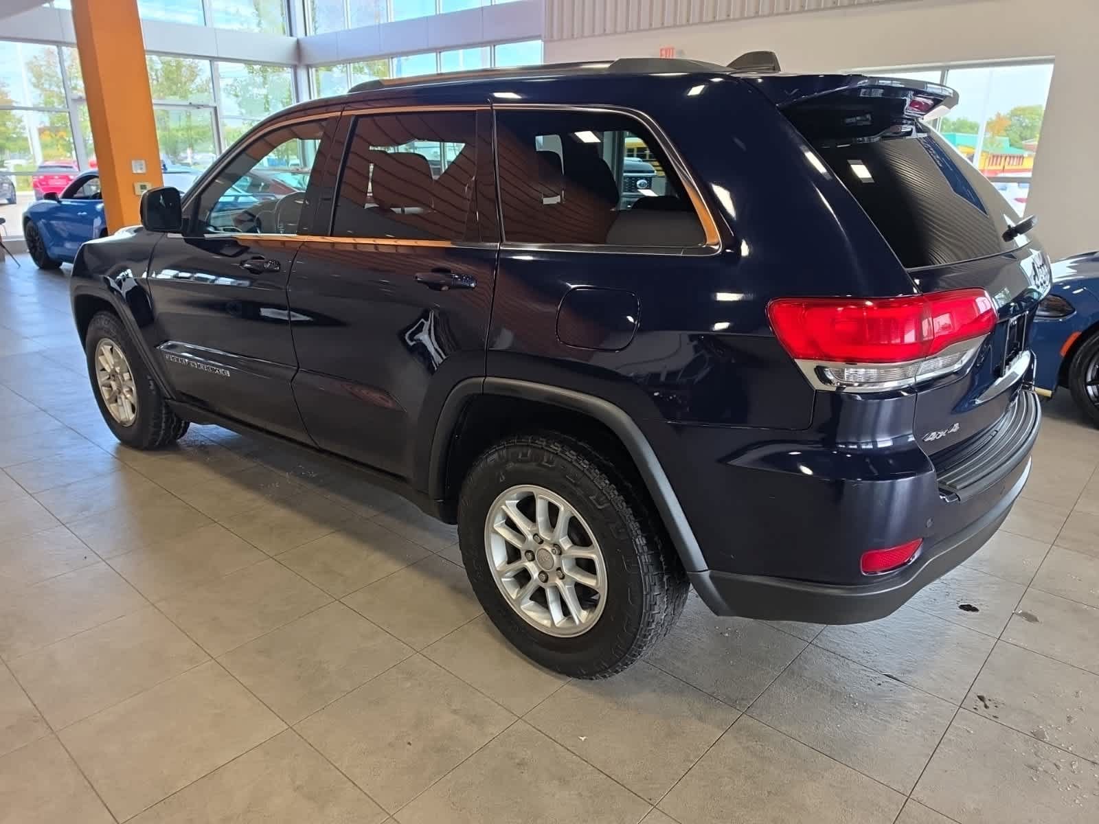 Used 2018 Jeep Grand Cherokee Laredo AWD/4WD image 11