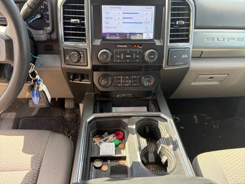 Used 2022 Ford F250 XLT w/ XLT Premium Package AWD/4WD image 11