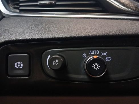 Used 2018 Buick Enclave Essence FWD image 42