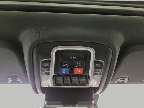 Used 2023 RAM 1500 Laramie AWD/4WD image 18