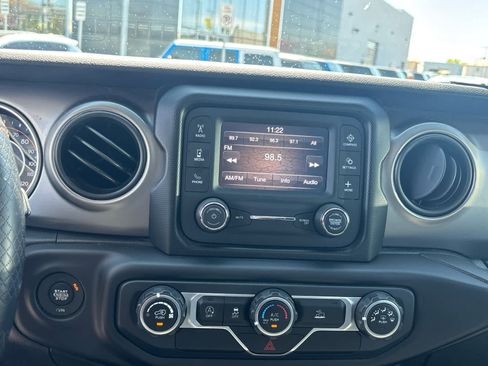 Used 2021 Jeep Gladiator Sport image 11