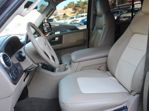 Used 2004 Ford Expedition Eddie Bauer image 16