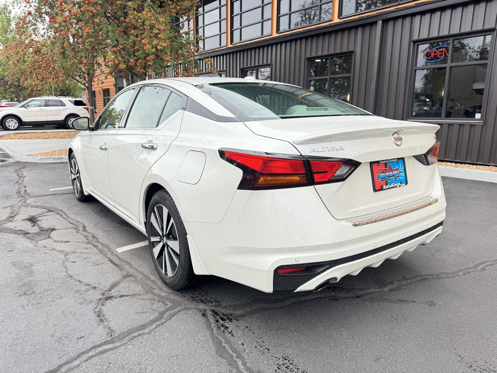 Used 2019 Nissan Altima 2.5 SV FWD image 3