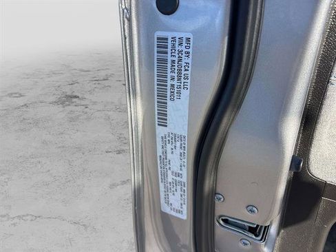 Used 2022 Jeep Compass Latitude image 27