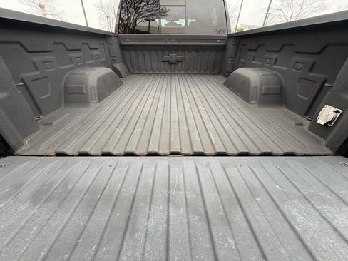 Used 2021 Chevrolet Silverado 1500 LT Trail Boss image 9