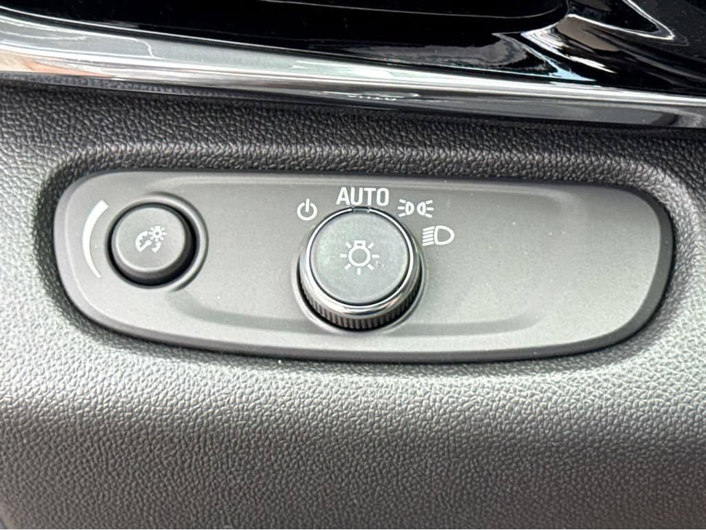 New 2026 Buick Envista Sport Touring w/ Convenience I Package FWD image 10