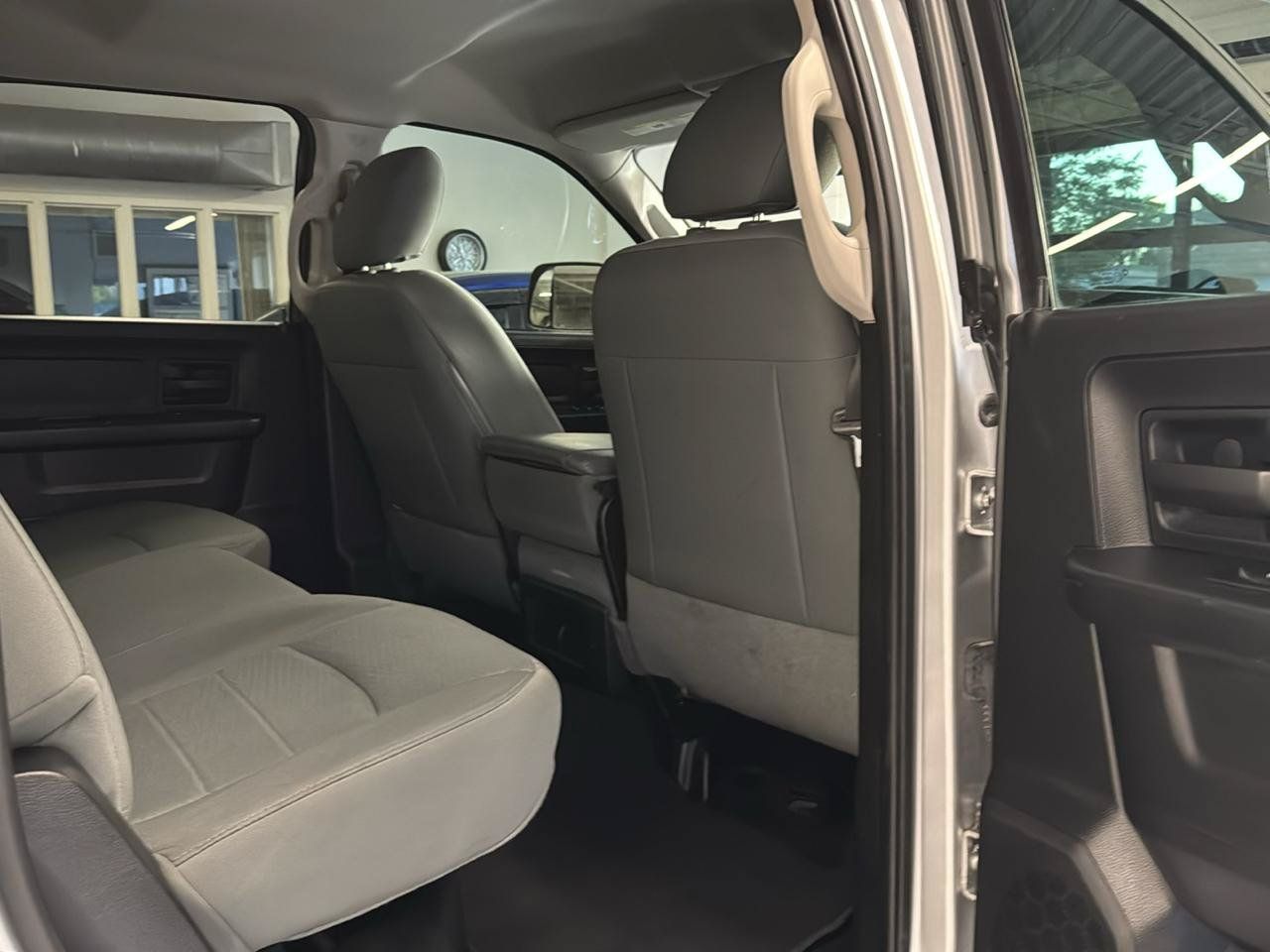 Used 2015 RAM 3500 Tradesman w/ Chrome Appearance Group AWD/4WD image 23