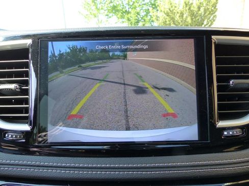 Used 2026 Chrysler Pacifica Select FWD image 32