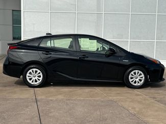 Certified 2022 Toyota Prius LE video 3