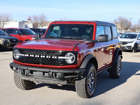 Used 2024 Ford Bronco Badlands image 6