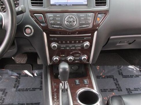 Used 2015 Nissan Pathfinder SL w/ SL Premium Package AWD/4WD image 30