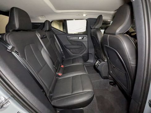 New 2025 Volvo XC40 B5 Ultra w/ Climate Package AWD/4WD image 29
