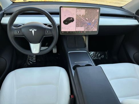 Used 2021 Tesla Model Y Performance image 11