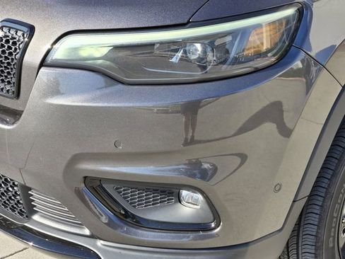 Certified 2023 Jeep Cherokee Altitude Lux image 9