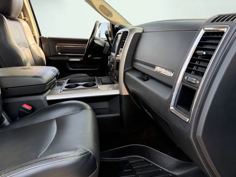 Used 2015 RAM 2500 Laramie w/ Black Appearance Group AWD/4WD image 30