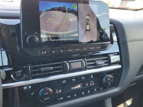 Used 2025 Nissan Pathfinder SL w/ SL Premium Package AWD/4WD image 16