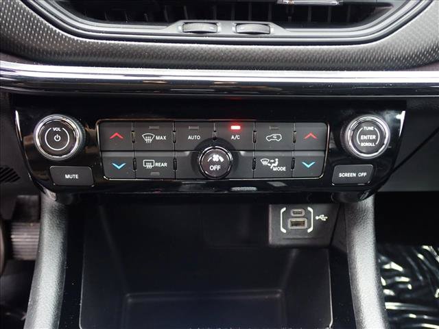 Used 2023 Jeep Compass Latitude w/ Convenience Group AWD/4WD image 19