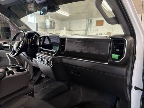 Used 2024 Chevrolet Silverado 2500 LT AWD/4WD image 50