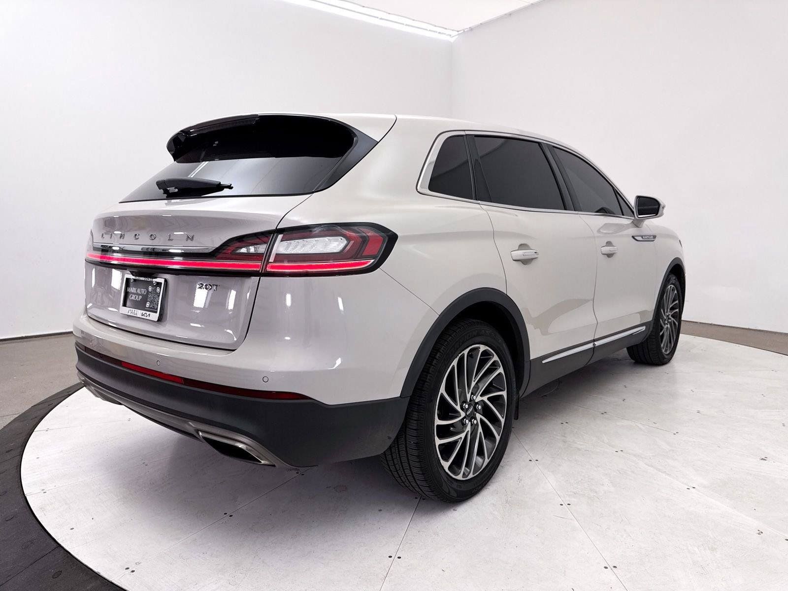 Used 2019 Lincoln Nautilus Reserve FWD image 17