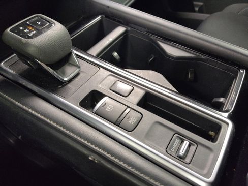 Used 2022 Nissan Pathfinder SV FWD image 25