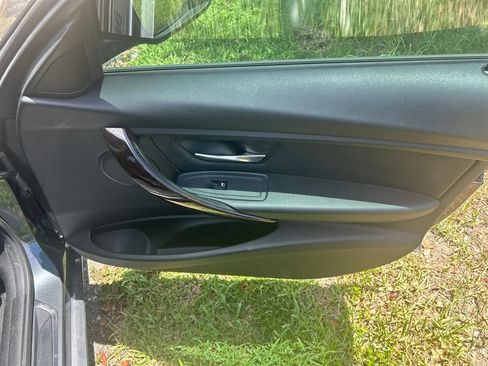 Used 2015 BMW 320i Sedan RWD image 4