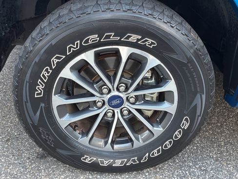 Used 2019 Ford F150 XLT w/ Equipment Group 302A Luxury AWD/4WD image 16
