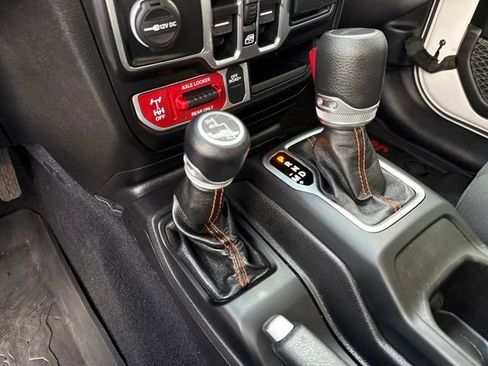 Used 2021 Jeep Gladiator Mojave image 39