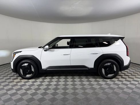 Used 2026 Kia EV9 Light RWD image 11