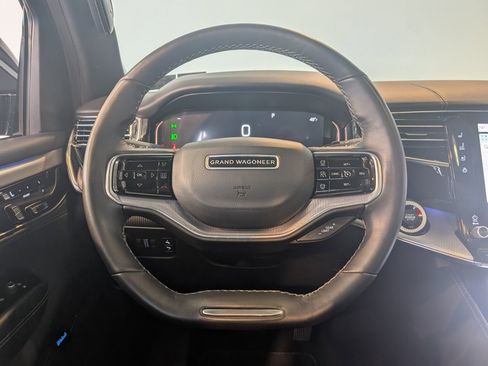 Used 2022 Jeep Grand Wagoneer Series I image 17