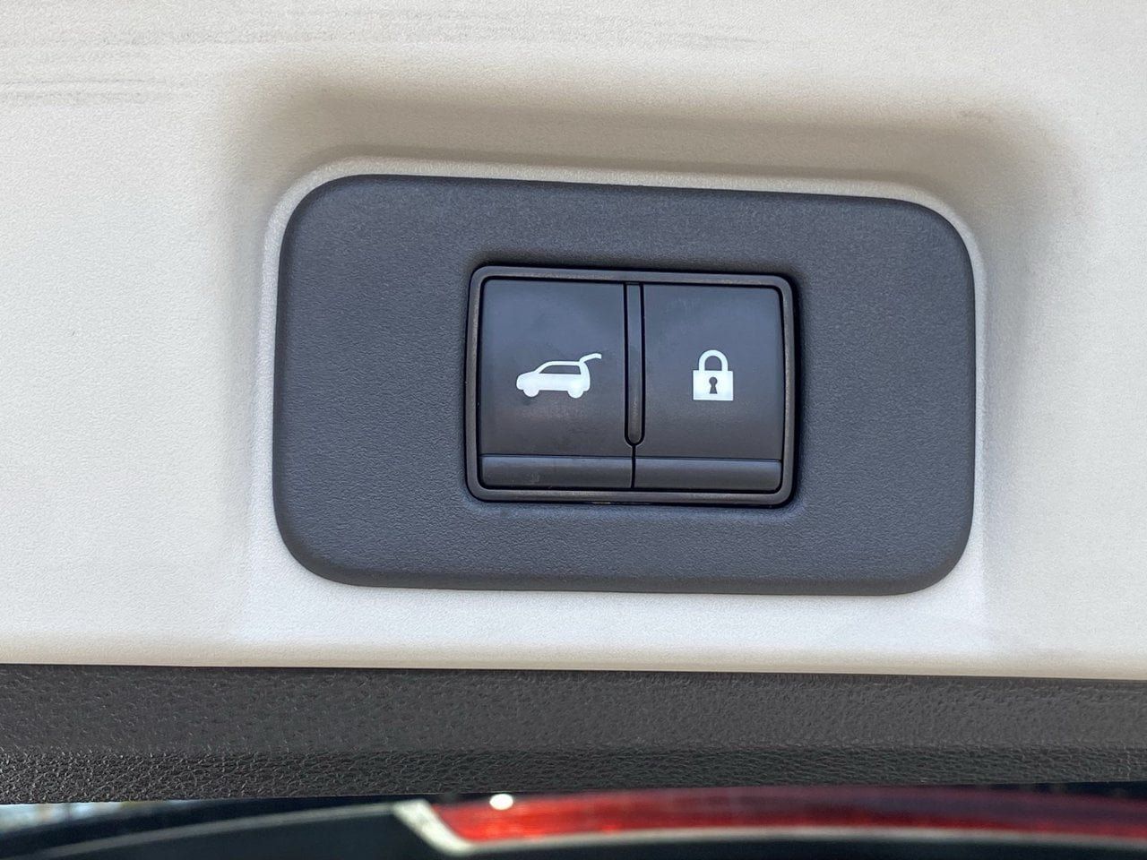 Certified 2024 Nissan Ariya FWD image 14