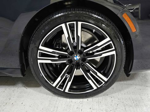 Used 2024 BMW 760i xDrive AWD/4WD image 9