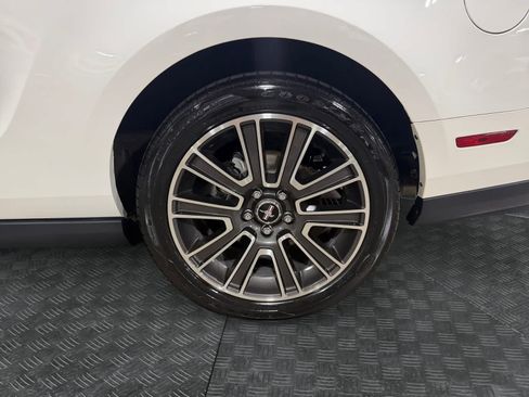 Used 2010 Ford Mustang GT Premium RWD image 15