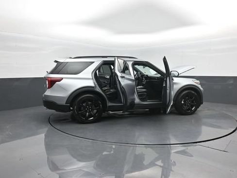 Certified 2023 Ford Explorer ST-Line w/ Class IV Trailer Tow Package RWD image 28