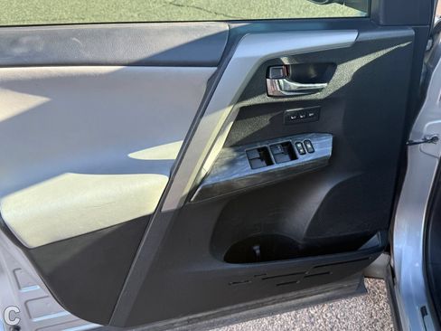 Used 2018 Toyota RAV4 Platinum AWD/4WD image 15